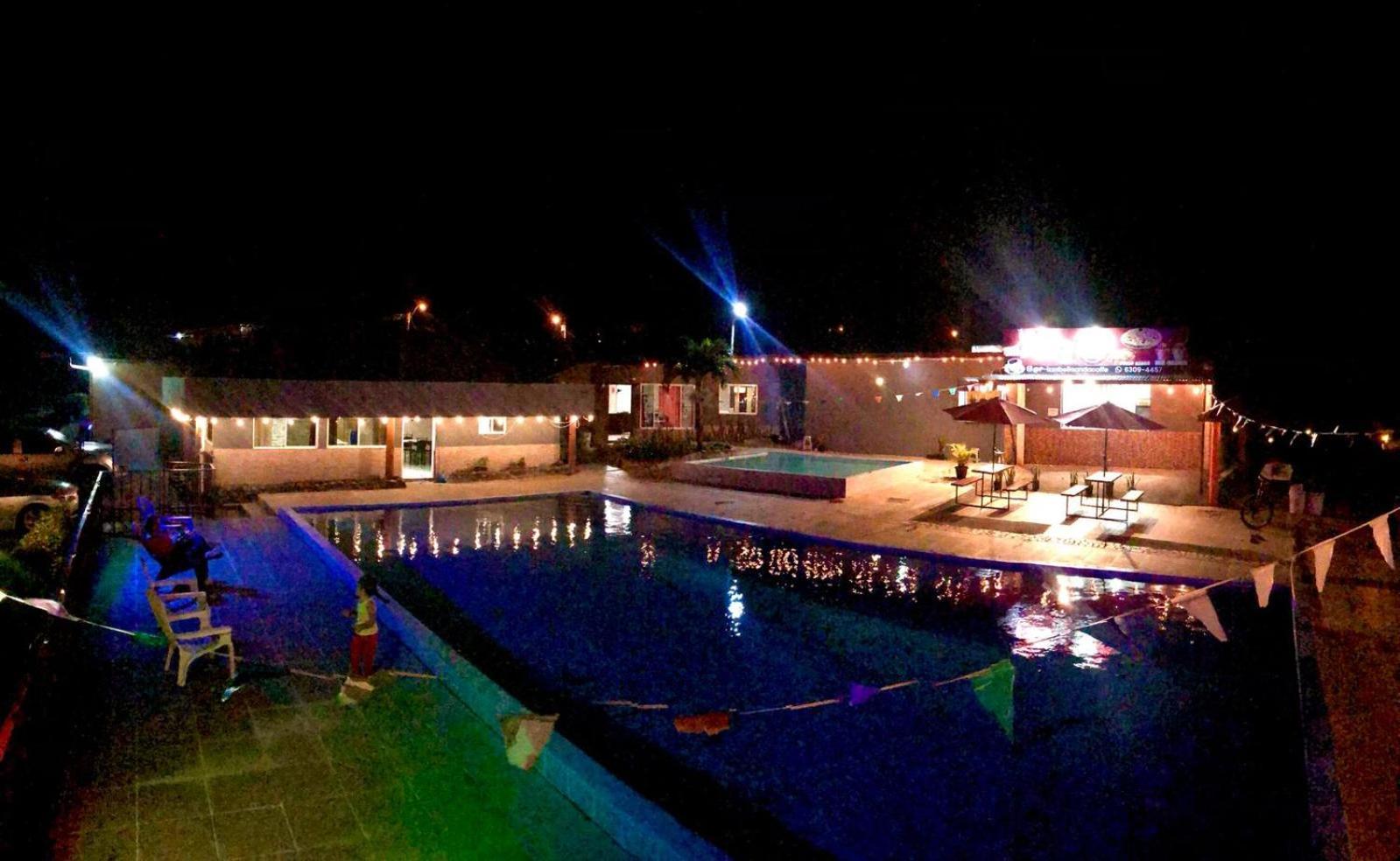 Isabella Hostel And Pool Alto Boquete Экстерьер фото